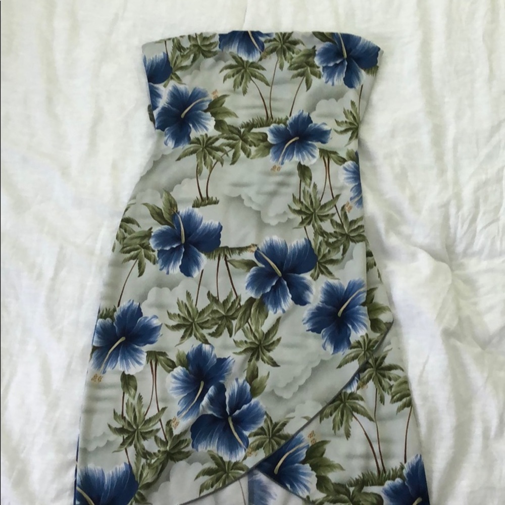 Beautiful strapless SHAPING beach/casual dress
